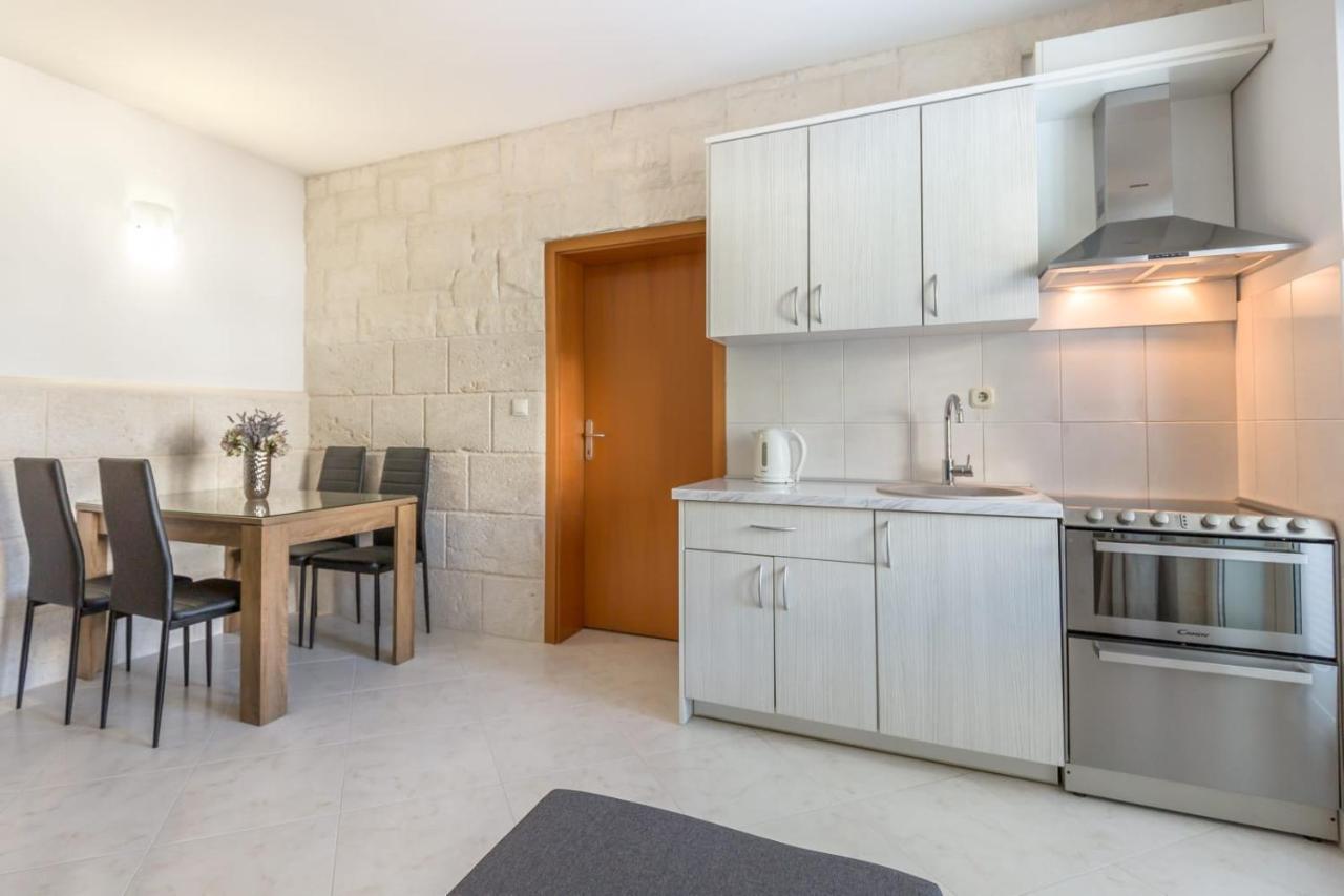Apartmani Sulenta Tučepi エクステリア 写真